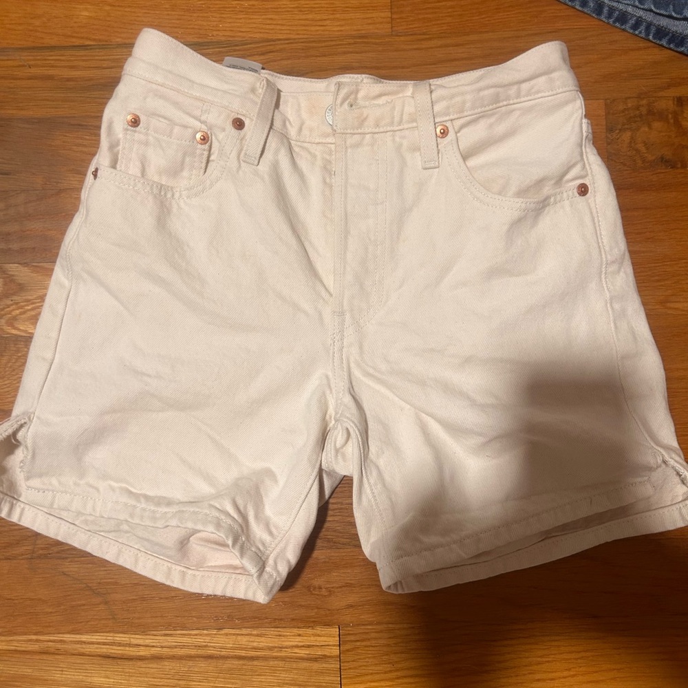 Levi's Women's High Waist Cream Shorts